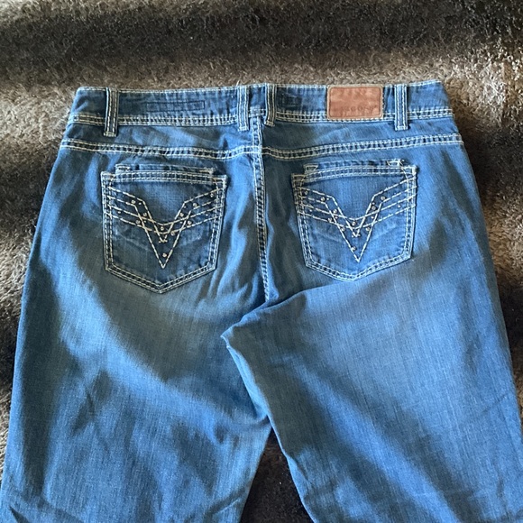 Vigoss boot cut jeans. Size 18 - Picture 6 of 6
